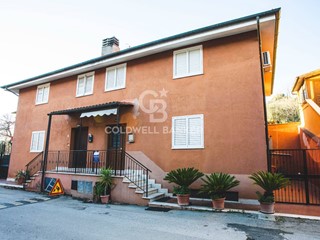 Villa in Vendita a Monte Romano, 169'000€, 145 m²