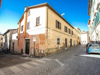 Immobile commerciale in Vendita a Tarquinia, 255'000€, 210 m²