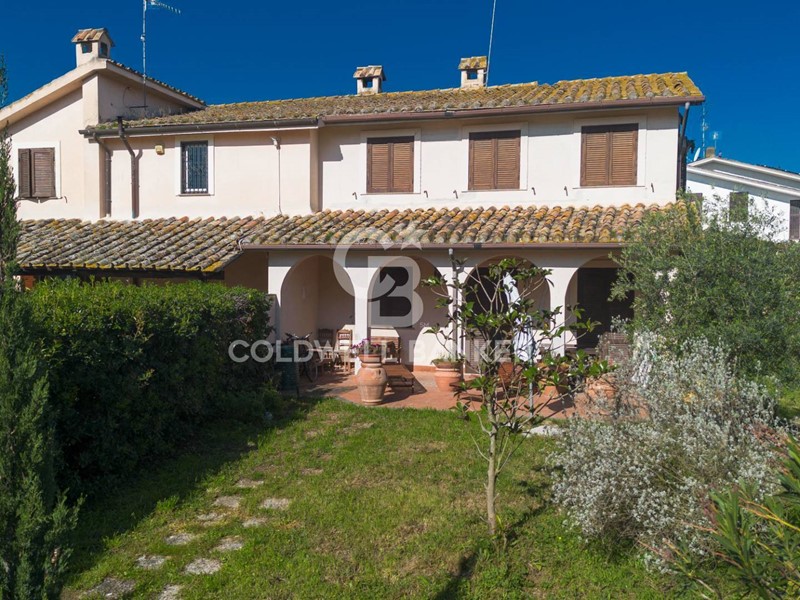 Villa in Vendita a Tarquinia, 295'000€, 130 m²