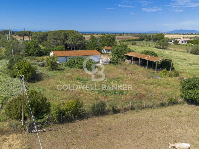 Villa in Vendita a Montalto di Castro, 430'000€, 365 m²