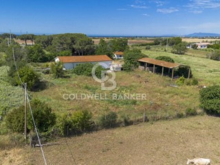 Villa in Vendita a Montalto di Castro, 430'000€, 365 m²