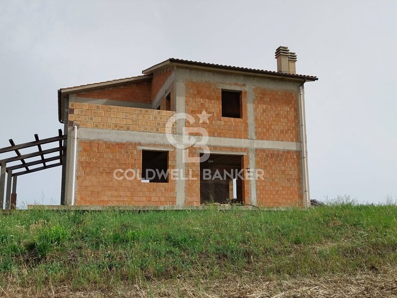 Rustico in Vendita a Tarquinia, 220'000€, 220 m²