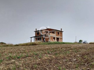 Rustico in Vendita a Tarquinia, 220'000€, 220 m²