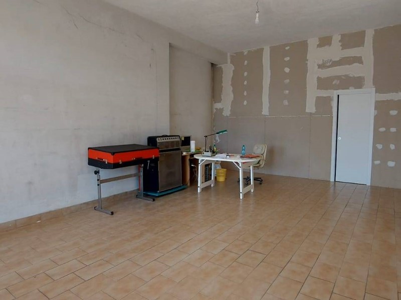 Ufficio in Affitto a Monteforte Irpino, 350€, 71 m²