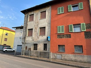 Casa Semi Indipendente in Vendita a Pradalunga, 19'000€, 77 m²