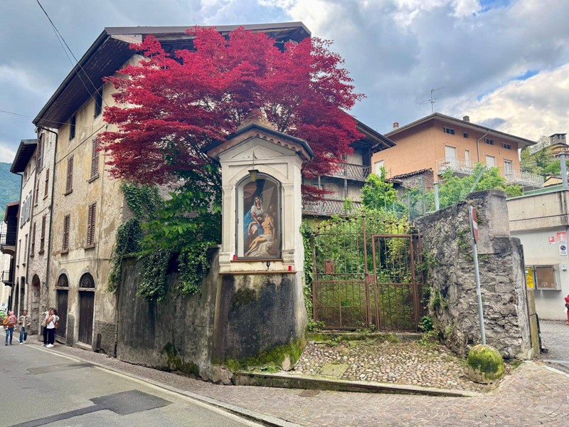 Casa Indipendente in Vendita a Gazzaniga, 59'000€, 446 m²