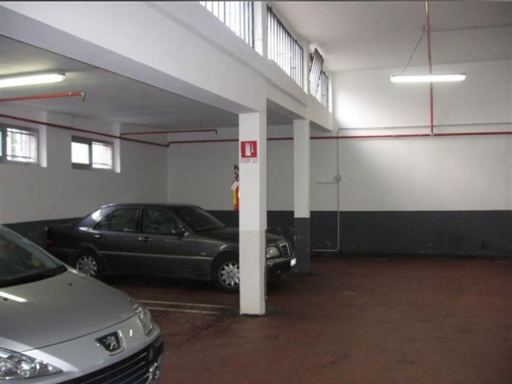 Box in Vendita a Genova, 150'000€, 400 m²