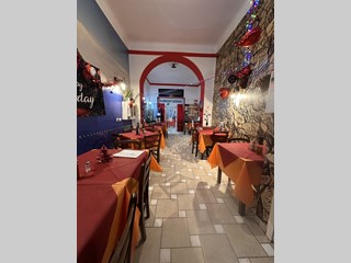 Attività commerciale in Vendita a Genova, 60'000€, 85 m²