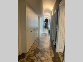 Ufficio in Affitto a Genova, 4'700€, 350 m²