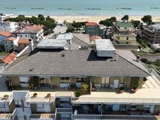 Attico in Vendita a Roseto degli Abruzzi, 650'000€, 350 m²