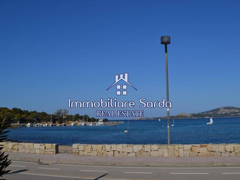 Terreno edificabile in Vendita a Arzachena, 500'000€, 1046 m²