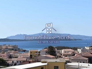 Appartamento in Vendita a La Maddalena, 350'000€, 230 m²