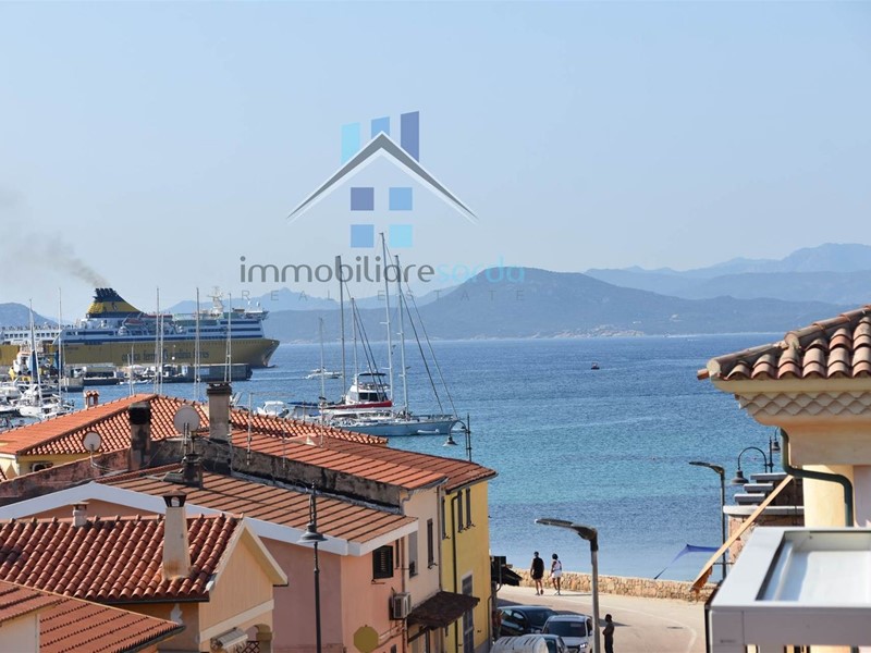 Quadrilocale in Vendita a Golfo Aranci, 550'000€, 109 m²