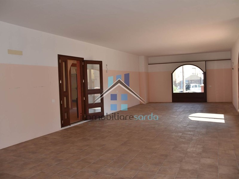 Immobile commerciale in Vendita a Golfo Aranci, 102 m²