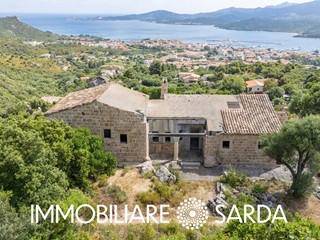 Villa in Vendita a Arzachena, 1'350'000€, 418 m²