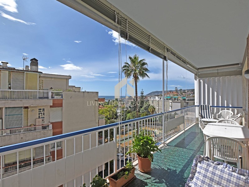 Bilocale in Vendita a Sanremo, 360'000€, 98 m²