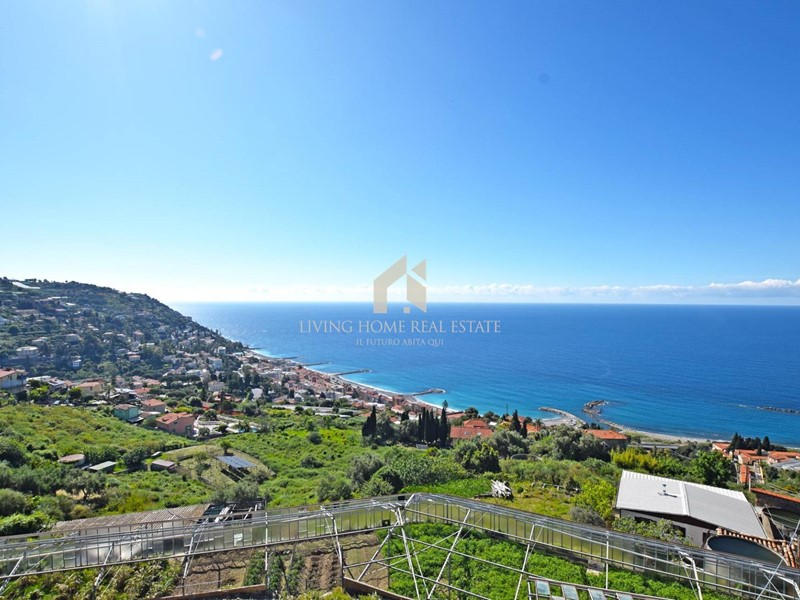 Casa Indipendente in Vendita a Ospedaletti, 245'000€, 90 m²
