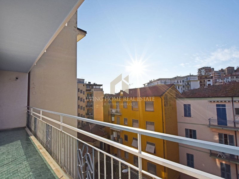 Trilocale in Vendita a Sanremo, 350'000€, 116 m²