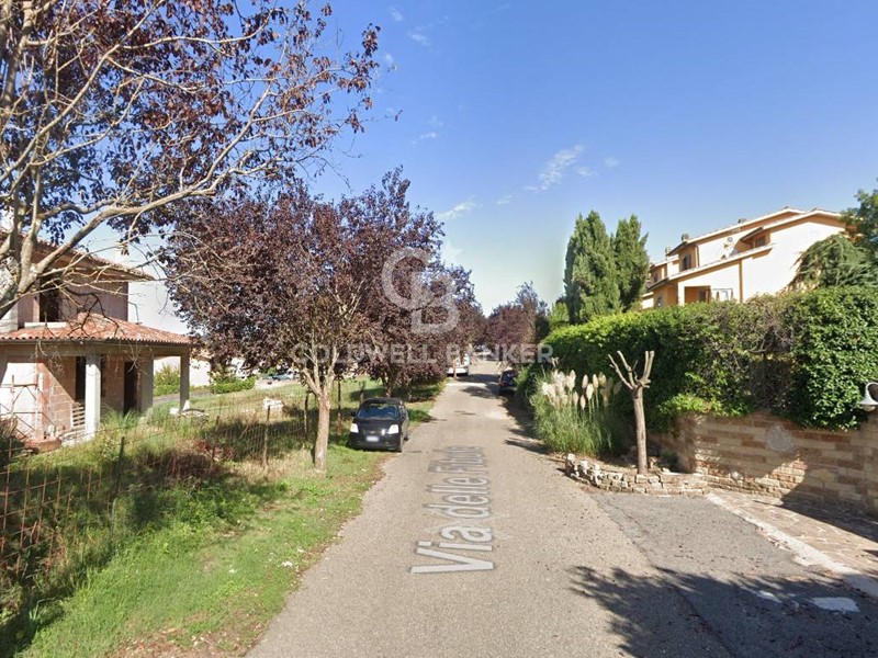 Casa Semi Indipendente in Vendita a Sutri, 130'000€, 200 m²