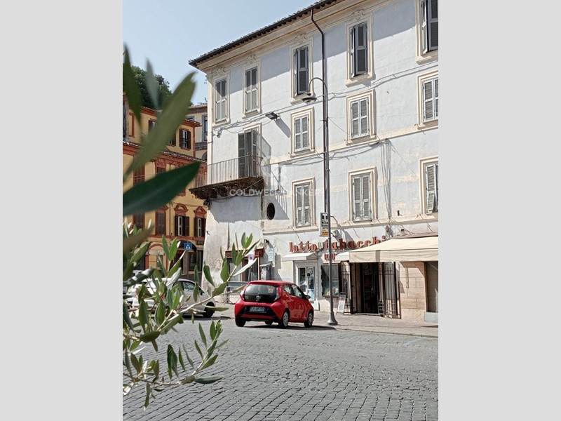 Appartamento in Vendita a Ronciglione, 170'000€, 170 m²