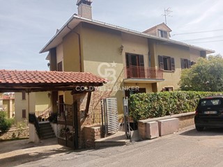 Quadrilocale in Vendita a Sutri, 48'000€, 110 m²