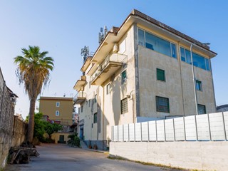 Immobile commerciale in Vendita a Casavatore, 800'000€, 1500 m²