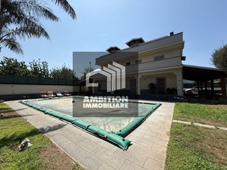 Villa in Vendita a Marano di Napoli, 978'000€, 300 m²