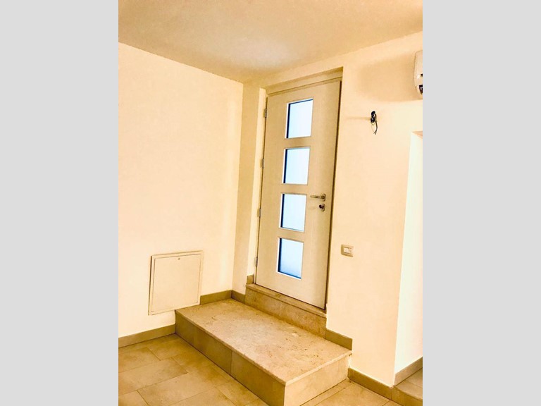 Trilocale in Vendita a Mantova, 200'000&euro;, 116 m², con Box