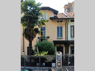 Casa Indipendente in Vendita a Mantova, 329'000&euro;, 250 m²