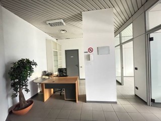 Immobile commerciale in Vendita a Mantova, 150'000&euro;, 130 m²