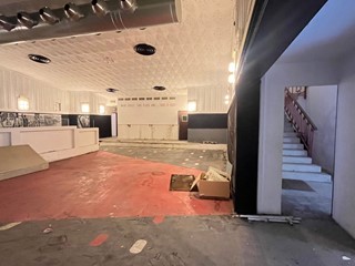 Immobile commerciale in Vendita a Mantova, 400'000&euro;, 452 m²