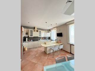 Quadrilocale in Vendita a Mantova, 249'000&euro;, 165 m²