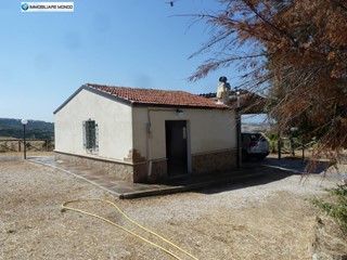 Rustico in Vendita a Montenero di Bisaccia, 90'000€, 100 m²