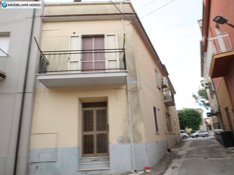 Casa Indipendente in Vendita a Ururi, 18'000€, 83 m²