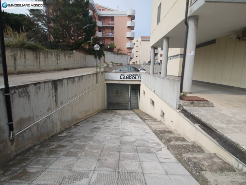 Magazzino in Vendita a Termoli, 150'000€, 400 m²