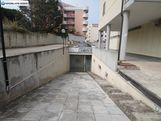 Magazzino in Vendita a Termoli, 150'000€, 400 m²