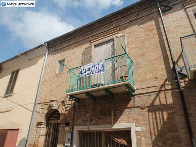 Casa Indipendente in Vendita a Ururi, 45'000€, 200 m²