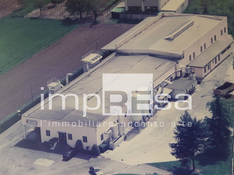 Magazzino in Vendita a Roncade, 1'300'000€, 4200 m²