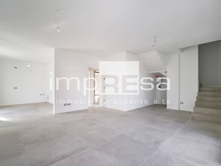 Casa Semi Indipendente in Vendita a Silea, 430'000€, 180 m²