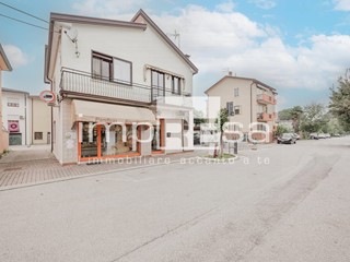 Attività commerciale in Vendita a Vigonovo, 220'000&euro;, 170 m²