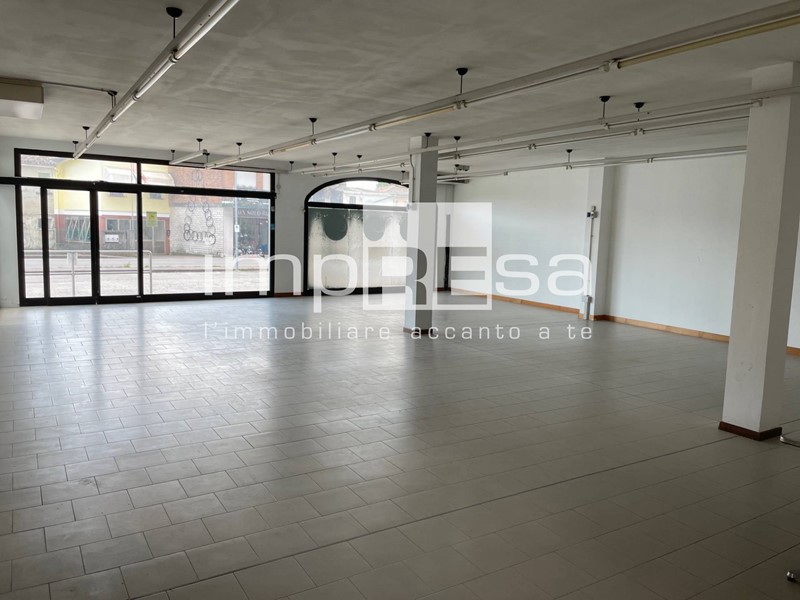 Immobile commerciale in Affitto a Breda di Piave, 850€, 160 m²
