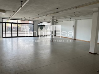 Immobile commerciale in Affitto a Breda di Piave, 850€, 160 m²