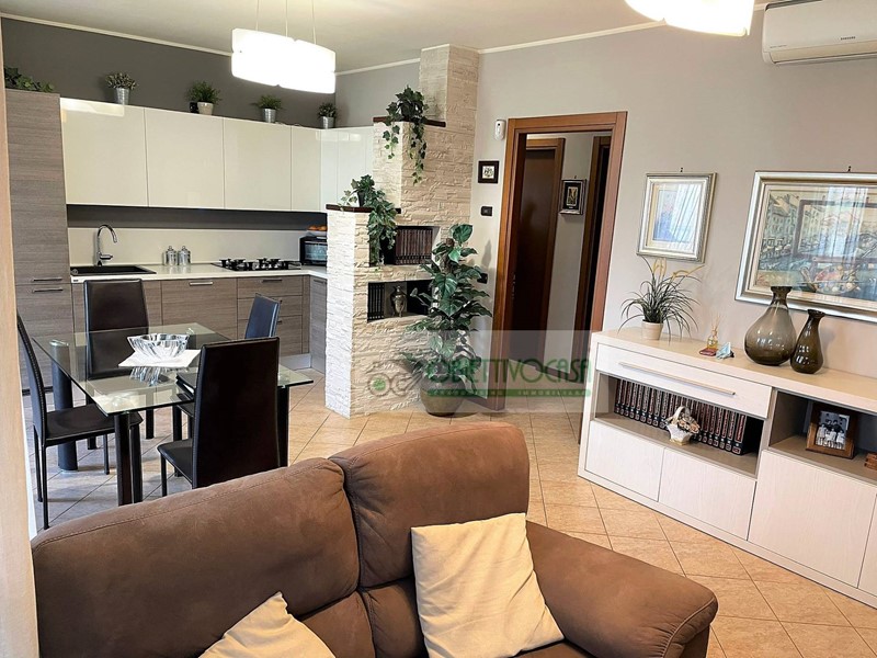 Quadrilocale in Vendita a Trezzano sul Naviglio, 260'000€, 110 m²