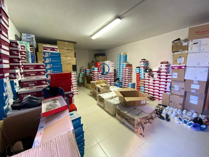 Magazzino in Vendita a San Nicola la Strada, 50'000€, 80 m²