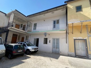 Quadrilocale in Vendita a Caserta, 46'000€, 90 m²