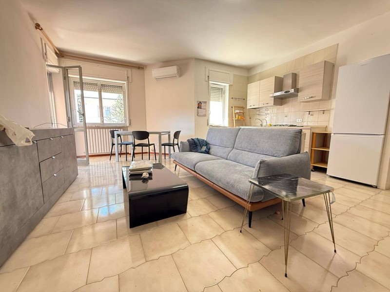 Trilocale in Affitto a Caserta, 650€, 70 m²