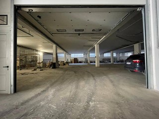 Magazzino in Affitto a Maddaloni, 950€, 190 m²