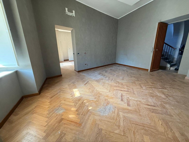 Bilocale in Affitto a Caserta, 800€, 70 m²