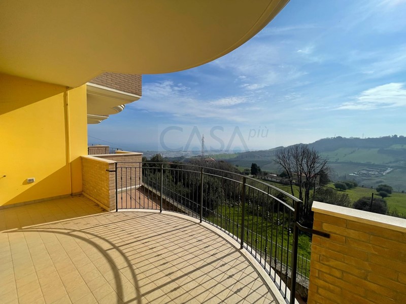 Trilocale in Vendita a Colonnella, 140'000€, 93 m²