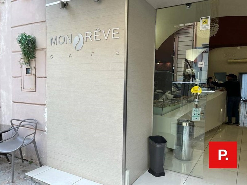 Attività commerciale in Vendita a Caserta, 180'000€, 70 m²